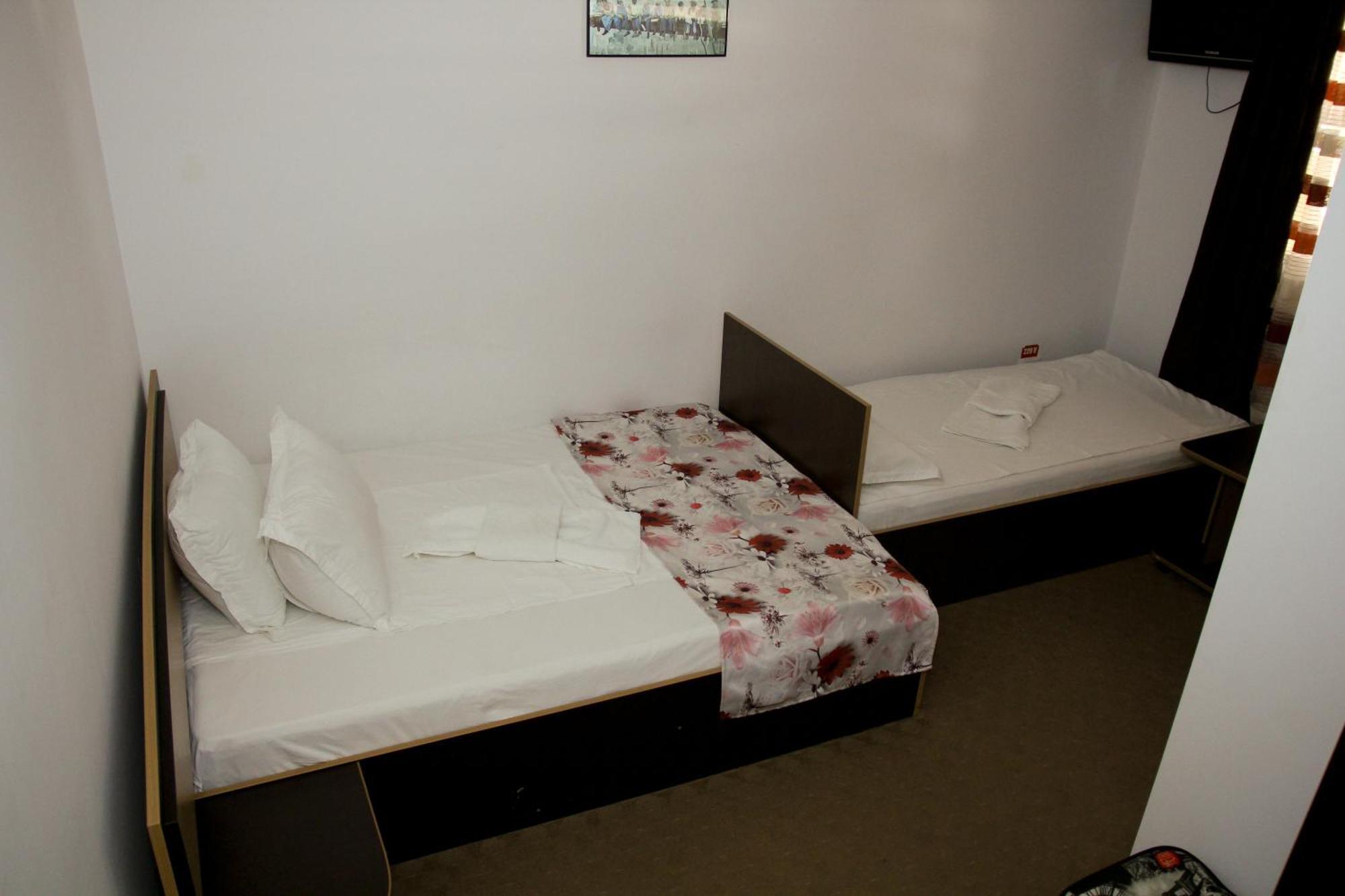 Pensiunea Heaven Bascov Zimmer foto