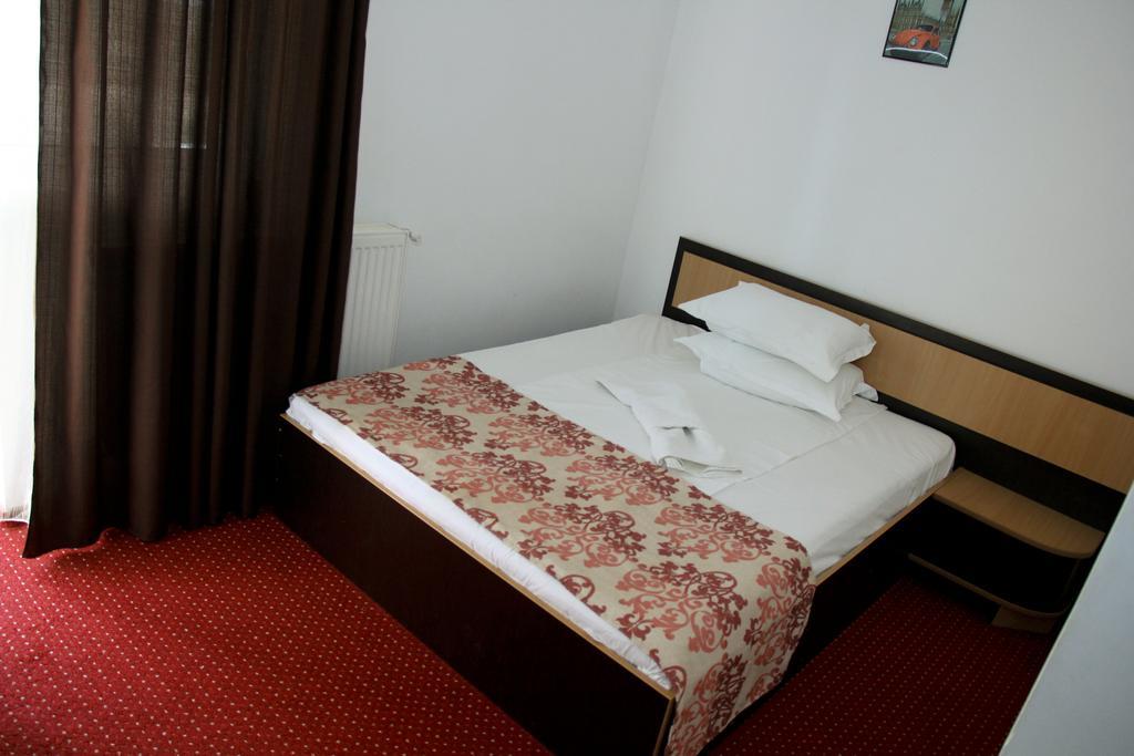 Pensiunea Heaven Bascov Exterior foto