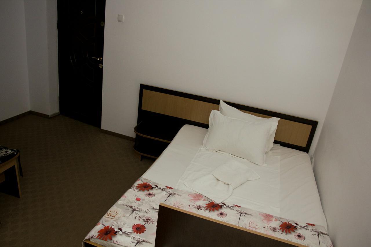 Pensiunea Heaven Bascov Zimmer foto